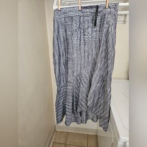 NWT Lulu Skirt